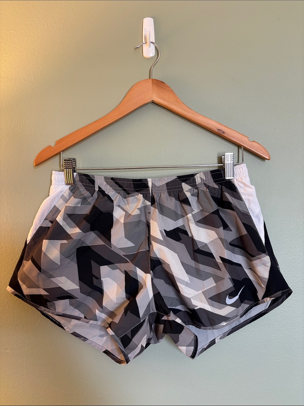 Nike Women's Black, Gray & White Geometric Athletic Shorts